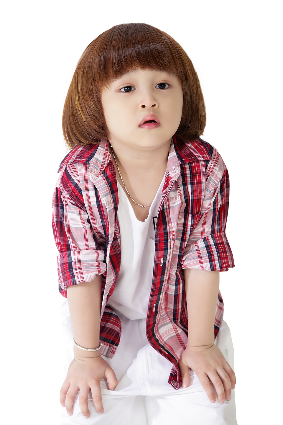 Bí mật ít người biết về Quán quân Vietnam Idol Kids Thiên Khôi - 2 Với số tiền thưởng 300 triệu, Thiên Khôi chia sẻ: “Con sẽ dành tặng cho ba mẹ 280 triệu để cảm ơn ba mẹ đã theo suốt và giúp con trong cuộc thi vừa qua. Con chỉ giữ lại 20 triệu để bản thân mua các dụng cụ âm nhạc phục vụ cho việc sáng tác của mình”.