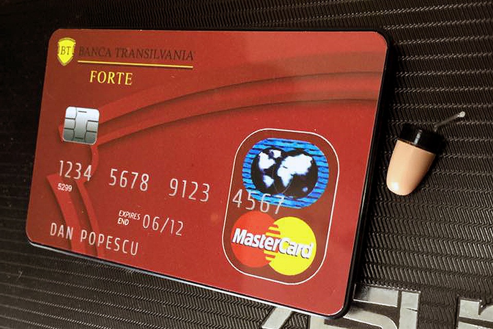 Các thiết bị gian lận thi cử được ngụy trang một cách tinh vi.