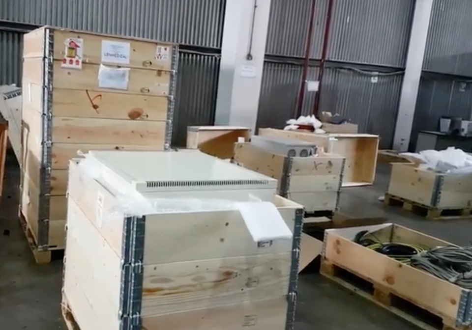 Bắt giữ lô thiết bị y tế cũ trị giá 3,2 tỷ đồng nhập lậu qua đường hàng không - 1 Lô hàng thiết bị y tế cũ bị bắt giữ tại sân bay Tân Sơn Nhất