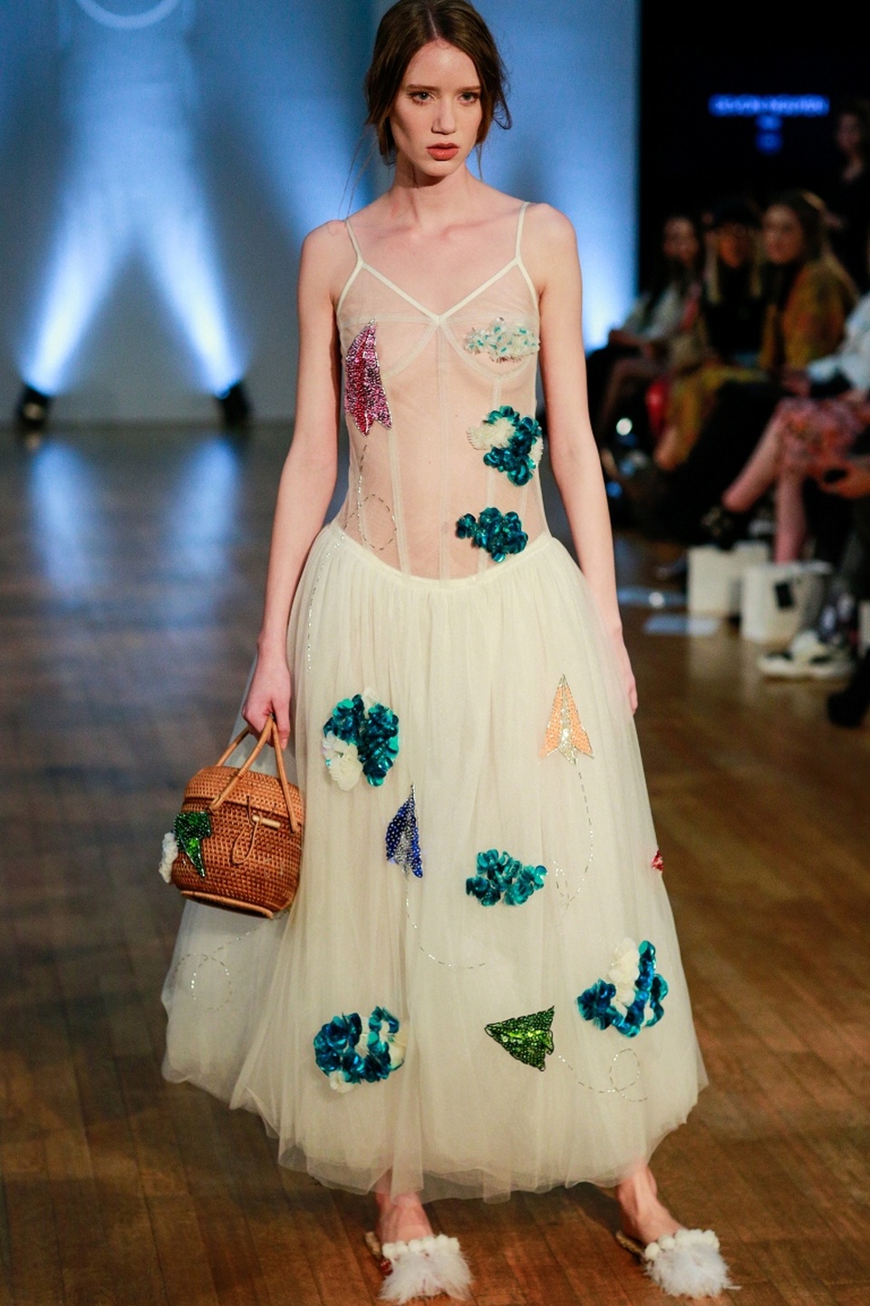 Túi mây cùng nhà thiết kế Việt lên sàn diễn Tuần lễ thời trang Paris - 15 Túi mây cùng nhà thiết kế Việt lên sàn diễn Tuần lễ thời trang Paris - 15