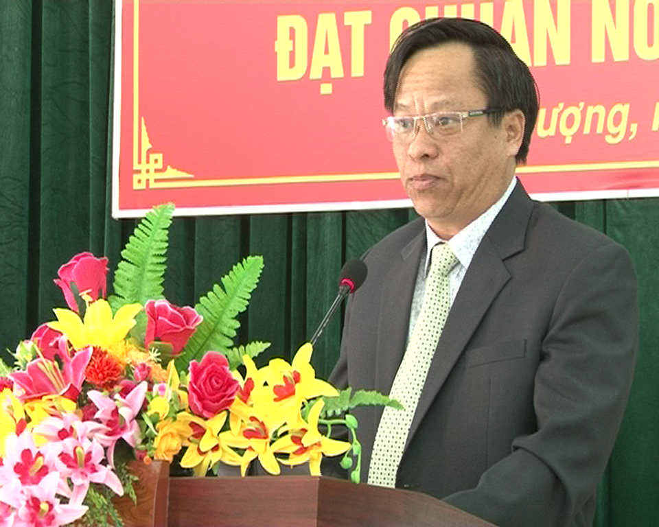 “Thiếu nữ 17 tuổi không được đi học cấp 2” sẽ được “sửa” giới tính sớm nhất - 1 Ông La Phúc Thành, Chủ tịch UBND huyện Phú Vang cho biết sẽ sửa đổi giấy khai sinh, hộ khẩu... của em Hải sớm nhất