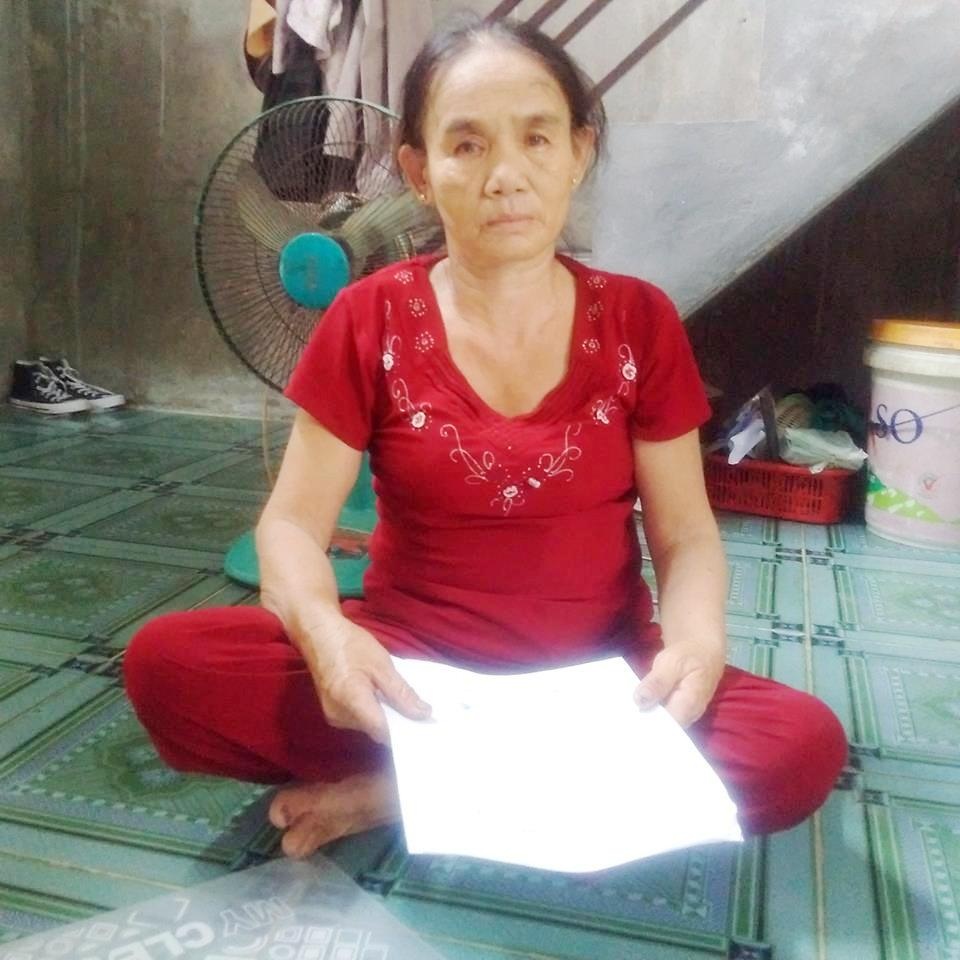 Thiếu nữ 17 tuổi không được đi học cấp 2 vì giấy khai sinh ghi giới tính... nam - 3 Bà Bê cầu cứu PV và các cơ quan chức năng có hướng giải quyết cho trường hợp con gái bà