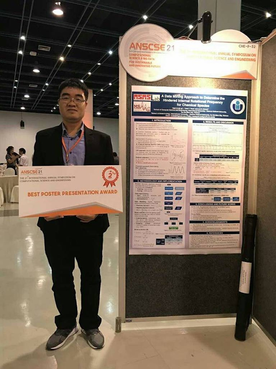 Thủ khoa đại học 22 tuổi có 5 bài báo quốc tế - 3 Lê Huỳnh Minh Triết tham dự hội thảo khoa học tại Thái Lan