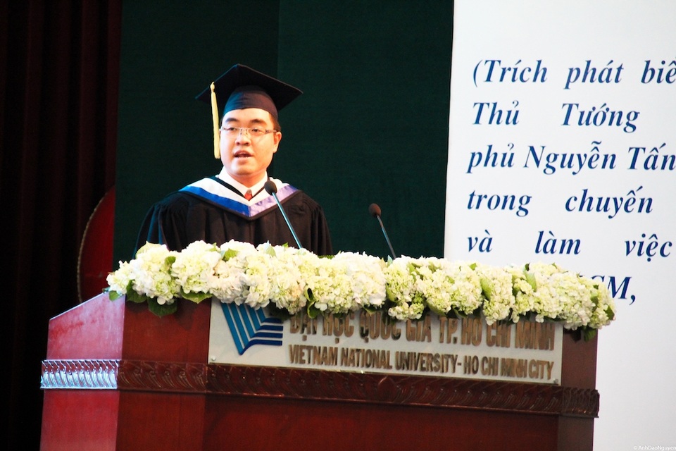 Thủ khoa đại học 22 tuổi có 5 bài báo quốc tế - 1 Huỳnh Lê Minh Triết không chỉ là thủ khoa đầu ra có điểm số cao nhất trong lịch sử trường mà còn có thành tích đáng nể trong nghiên cứu khoa học