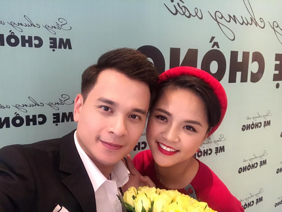Thu Quỳnh: “Tôi đã bị stress, mất phương hướng… khi ly hôn Chí Nhân” - 1 Thu Quỳnh và Danh Tùng trong buổi ra mắt phim Sống chung với mẹ chồng. Ảnh: NVCC.