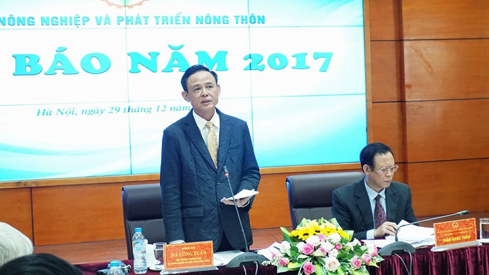 Bộ trưởng Nguyễn Xuân Cường: Kiểm tra trên 9140 mẫu ở các cơ sở giết mổ, không còn phát hiện chất cấm salbutamol - 2 Thứ trưởng Thường trực Bộ NN&PTNT Hà Công Tuấn thông tin về những thành tựu mà ngành nông nghiệp đạt được trong năm 2017.