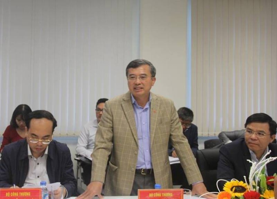 Dự án lọc hóa dầu hơn 9 tỷ USD sắp cho ra sản phẩm thương mại - 3
Ông Hoàng Quốc Vượng - Thứ trưởng Bộ Công Thương đề nghị Công ty tập trung nhân lực, vật lực, phối hợp tốt với tổng thầu tiến hành các thí nghiệm, vận hành thử các hạng mục nhà máy