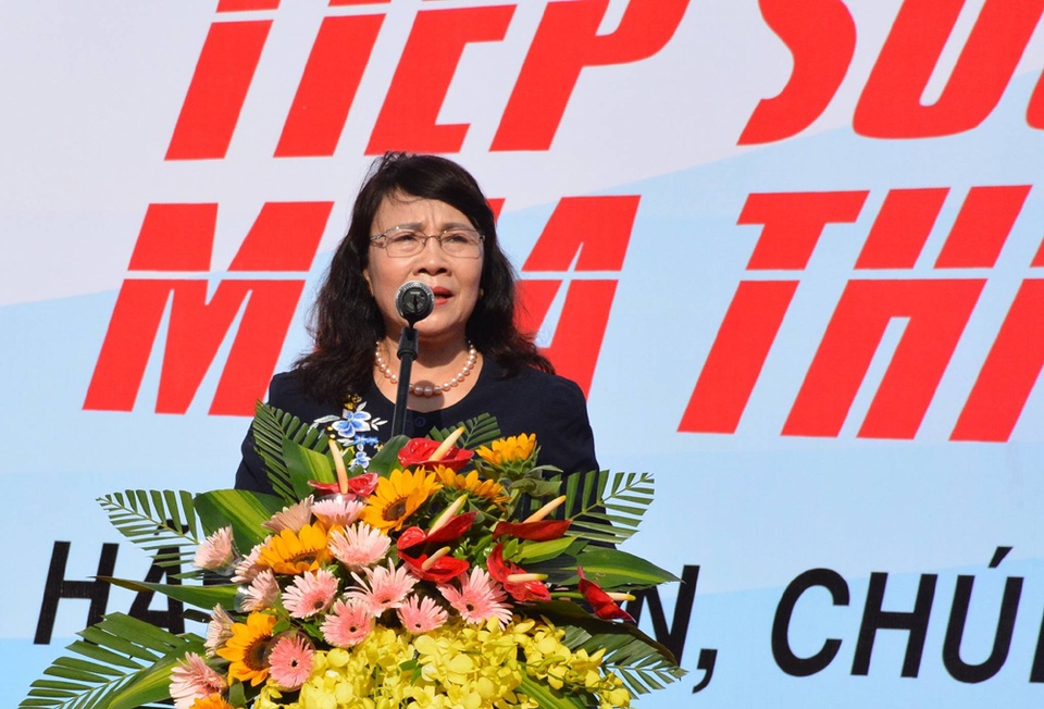Hơn 85.000 tình nguyện viên tham gia chương trình “Tiếp sức mùa thi” năm 2017 - 2 Thứ trưởng Nguyễn Thị Nghĩa phát biểu tại Lễ ra quân chương trình “Tiếp sức mùa thi” năm 2017.
