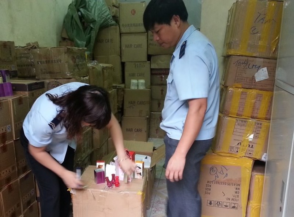 Bắt một lượng lớn mỹ phẩm nhập lậu từ Trung Quốc - 1 Một lô hàng mỹ phẩm nhập lậu khác bị cơ quan chức năng Quảng Ninh phát hiện (ảnh minh họa)