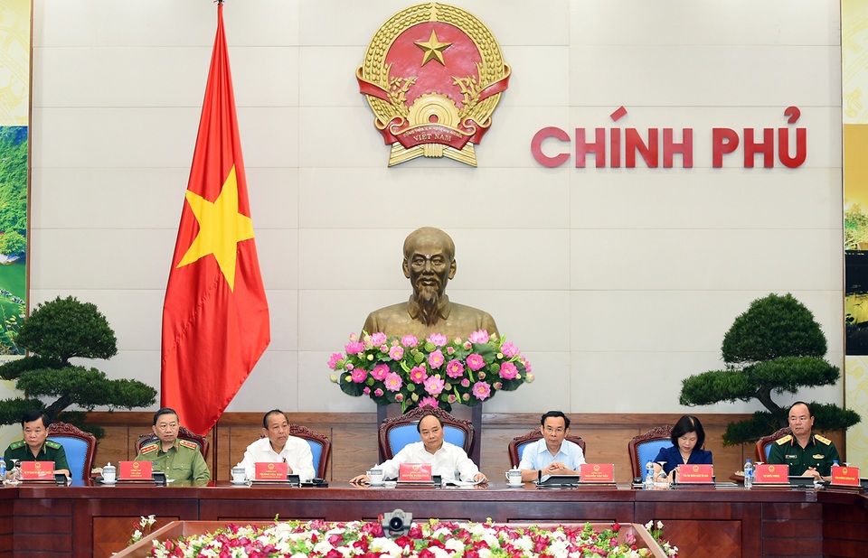 Thủ tướng: Bí thư, Chủ tịch phải chịu trách nhiệm nếu an ninh xấu kéo dài - 1 Thủ tướng chủ trì cuộc họp về tình hình an ninh trật tự với các địa phương