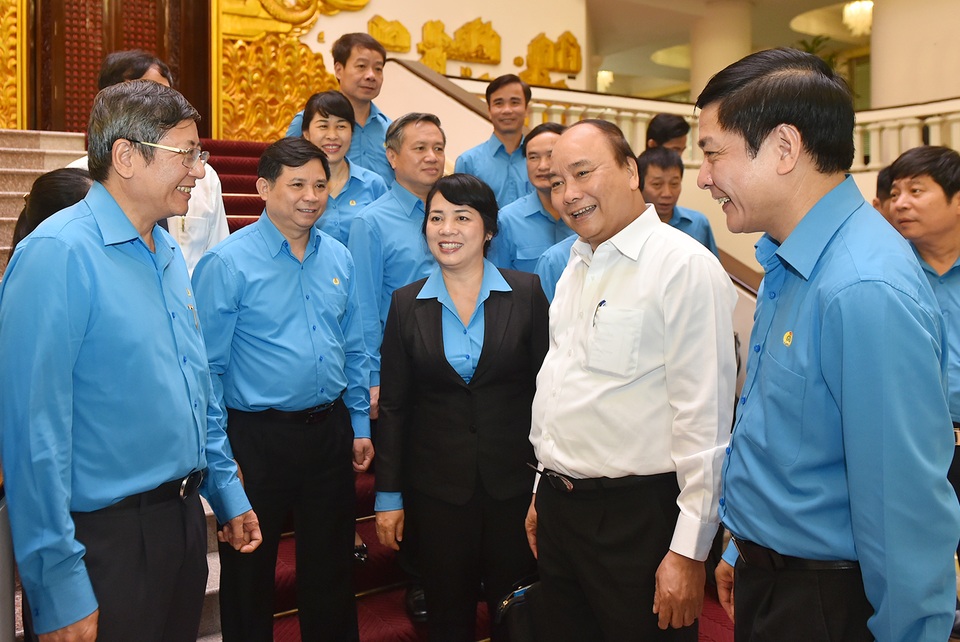 “Những người được Thủ tướng tặng kinh phí đã có nhà chưa?” - 3 Thủ tướng và các lãnh đạo Tổng Liên đoàn