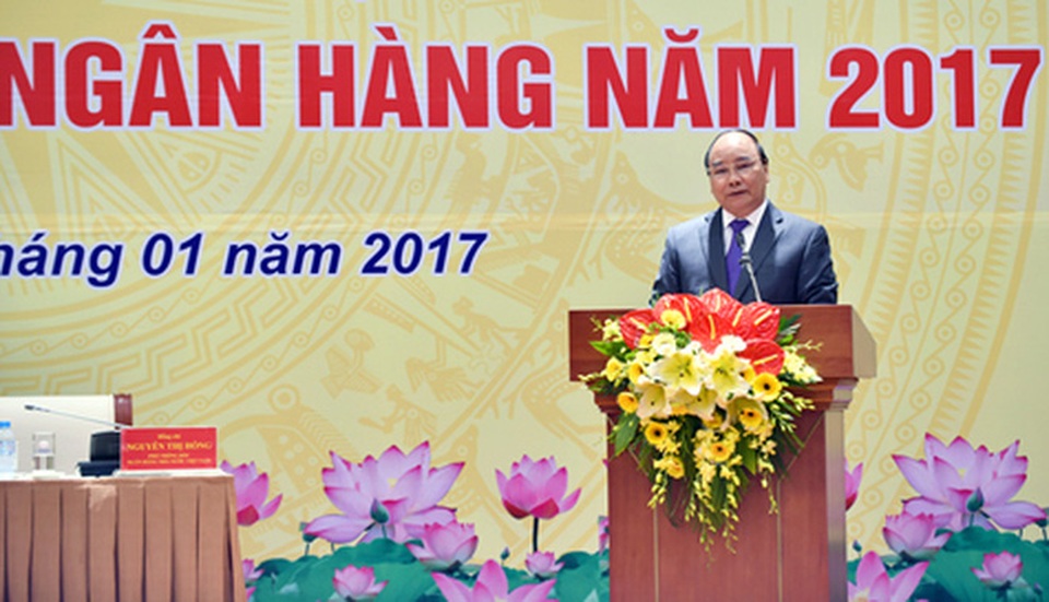 Thủ tướng mong muốn ngành ngân hàng chú trọng xây dựng niềm tin - 1
Thủ tướng đánh giá cao phản ứng chính sách của NHNN trong năm 2016. Ảnh: VGP/Nhật Bắc