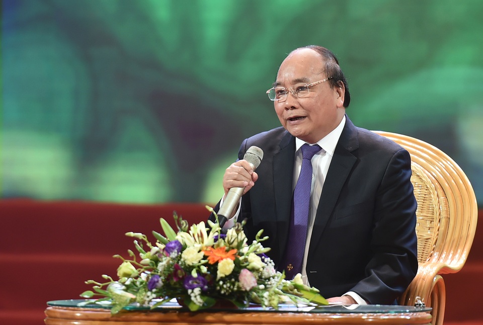 Thủ tướng đọc thơ Macxim Gorki tặng chị em phụ nữ - 1 Thủ tướng Nguyễn Xuân Phúc đối thoại với các đại biểu phụ nữ toàn quốc.