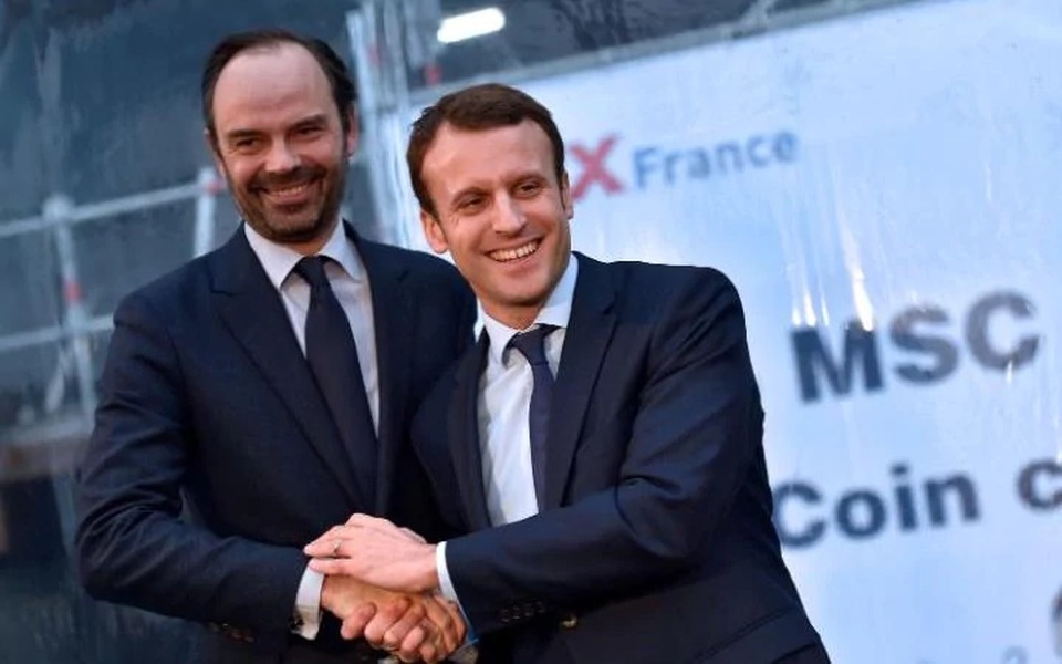Tổng thống Pháp công bố nội các với một nửa là "bóng hồng" - 2 Tổng thống Macron và tân Thủ tướng Pháp Edouard Philippe (Ảnh: AFP)