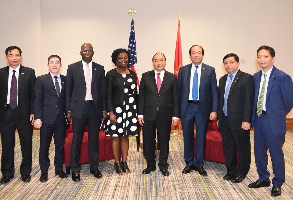 Những hoạt động đầu tiên của Thủ tướng Nguyễn Xuân Phúc tại Washington D.C - 2 Thủ tướng tiếp bà Victoria Kwakwa, Phó Chủ tịch Ngân hàng Thế giới phụ trách khu vực Châu Á – Thái Bình Dương (ảnh: VGP)