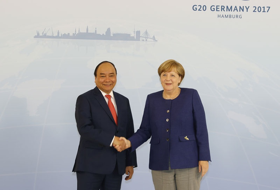 Thủ tướng Angela Merkel: Đức coi trọng vai trò và vị thế Việt Nam trên trường quốc tế - 1
Thủ tướng Đức Angela Merkel đón Thủ tướng Nguyễn Xuân Phúc. Ảnh: Thống Nhất-TTXVN