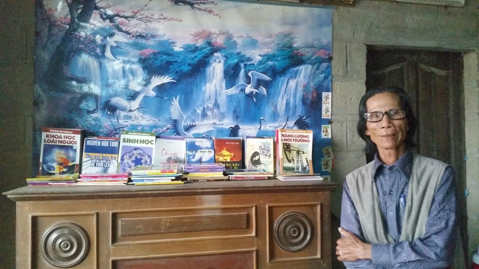 "Thư viện" làng quê miễn phí của người nông dân nghèo - 4 Ông Hào bên thư viện nhỏ nhưng đầy ý nghĩa của mình