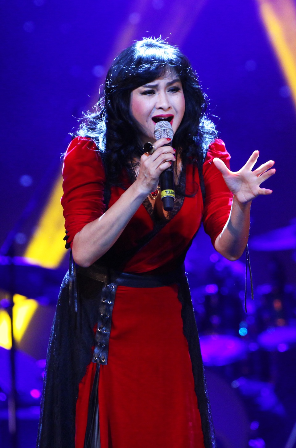 “Bống” Hồng Nhung cố mãi cũng không hát giống… Mỹ Tâm - 14 “Bống” Hồng Nhung cố mãi cũng không hát giống… Mỹ Tâm - 14