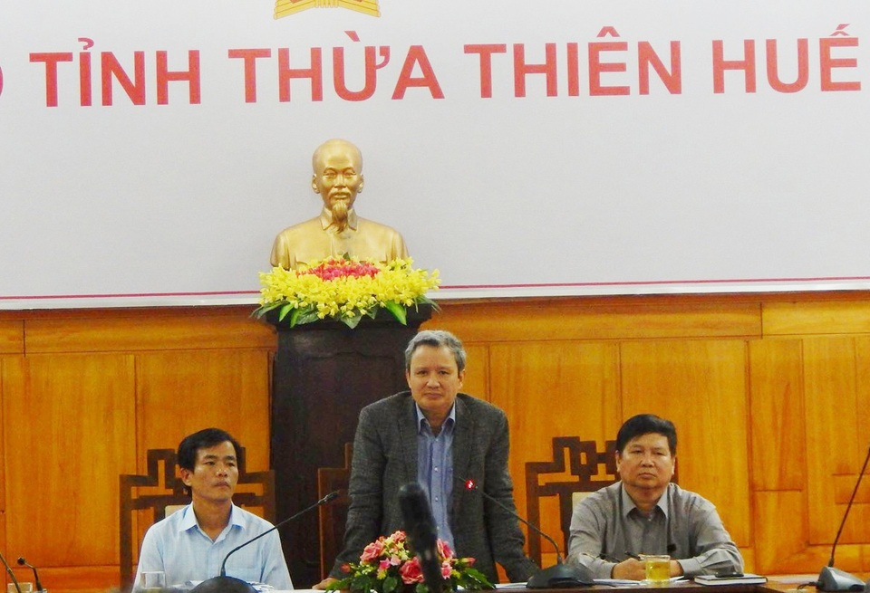 Thừa Thiên Huế họp khẩn lên phương án chống bão số 13 - 3 Ông Lê Trường Lưu, Bí thư Tỉnh ủy Thừa Thiên Huế lưu ý nhiều ban ngành, địa phương các câu chuyện từ đợt lũ trước để rút kinh nghiệm phòng chống trong đợt bão số 13 sắp đến này
