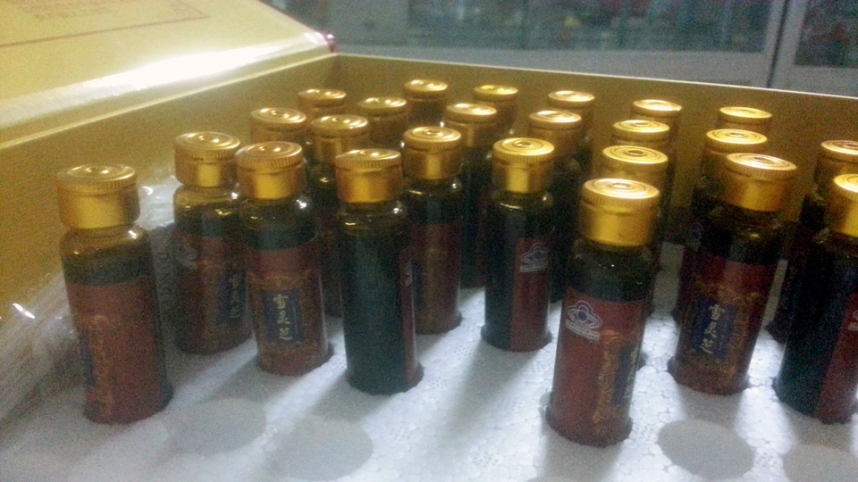 Thu giữ lượng lớn thực phẩm chức năng nghi lậu ở làng Việt kiều châu Âu - 1 Thu giữ lượng lớn thực phẩm chức năng nghi lậu ở làng Việt kiều châu Âu - 1