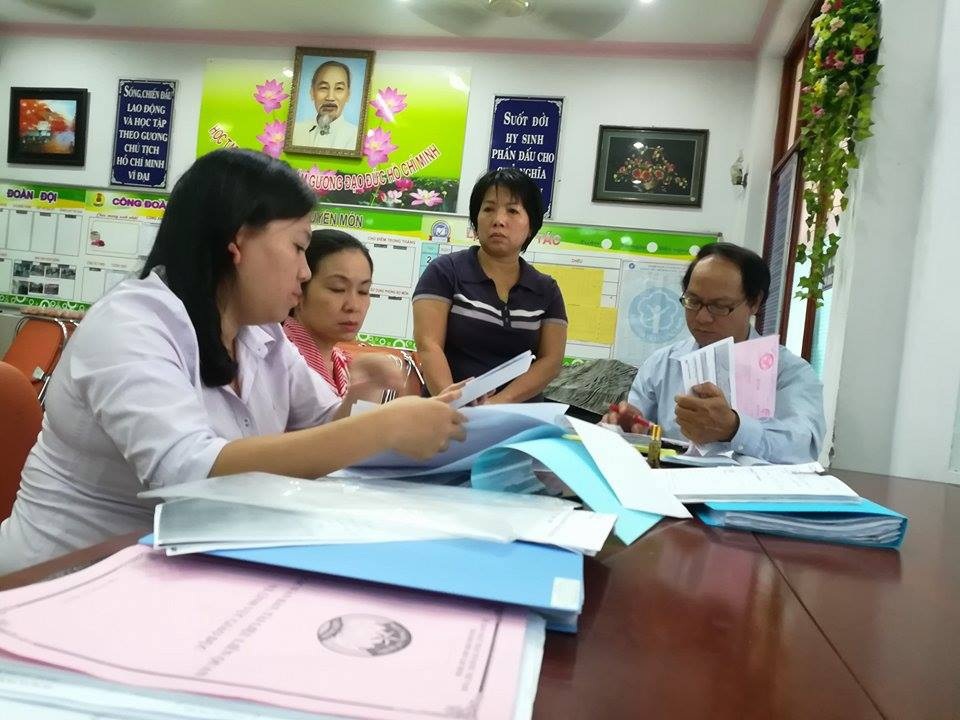 Phụ huynh bức xúc không chỉ vì vài trăm nghìn tiền quỹ - 1 Đoàn giám sát UB MTTQ Việt Nam TPHCM kiểm tra sổ sách thu chi tại Trường THCS Lê Quý Đôn, Q.3