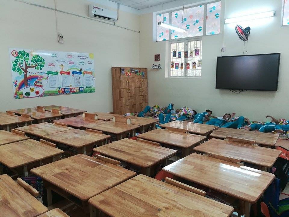 Phụ huynh bức xúc không chỉ vì vài trăm nghìn tiền quỹ - 2
Phòng học dù trang bị hiện đại thế nào cũng phải đảm bảo những tiêu chuẩn theo quy định (Ảnh mang tính minh họa)