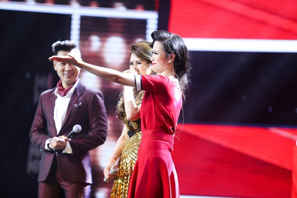 Đông Nhi một lần nữa loại thí sinh Hà Đặng mà cô từng trao cơ hội cứu lại ở vòng Đối đầu trước đó. Bất ngờ, giây phút ấy, HLV Noo Phước Thịnh đã bấm chọn cứu Hà Đặng. Đông Nhi nghẹn ngào bật khóc nức nở, ôm chặt và gửi gắm trò cưng về đội Noo Phước Thịnh.