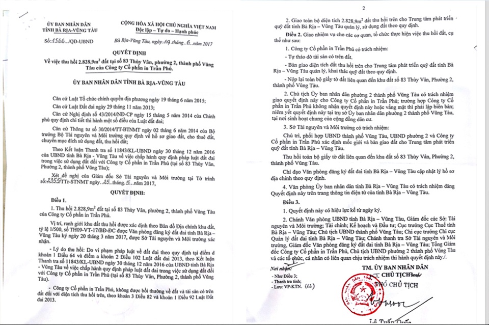 Quyết định thu hồi mảnh đất của UBND tỉnh BR-VT. Đại diện Công ty CP In Trần Phú cho rằng, tại sao UBND Tỉnh BRVT lại vội vàng ban hành quyết định thu hồi như vậy trong lúc Tòa đang thụ lý giải quyết vụ kiện hành chính.