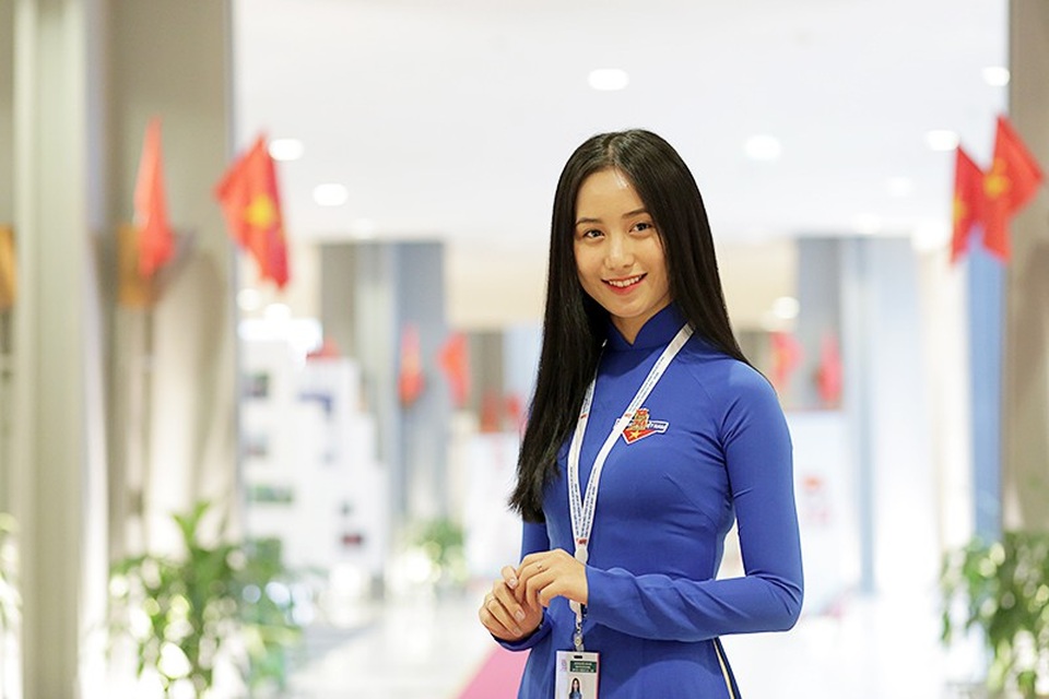 Hoa khôi sinh viên trải lòng về bản lĩnh người trẻ thời đại mới - 2
Thu Hồng hy vọng sẽ truyền được cảm hứng, ngọn lửa nhiệt huyết của mình đến các bạn trẻ sau Đại hội.
