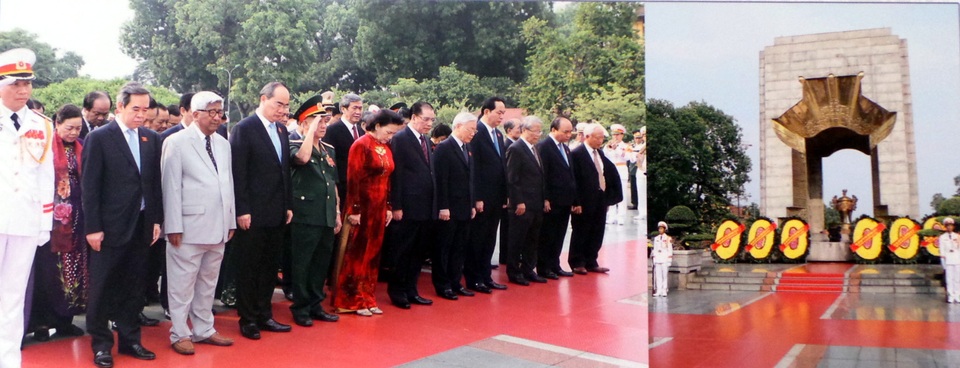 Đoàn đại biểu lãnh đạo Đảng, Nhà nước, các bộ, ban, ngành ở Trung ương và Hà Nội đến đặt vòng hoa, dâng hương tại Đài tưởng niệm các anh hùng liệt sĩ (đường Bắc Sơn, Hà Nội).