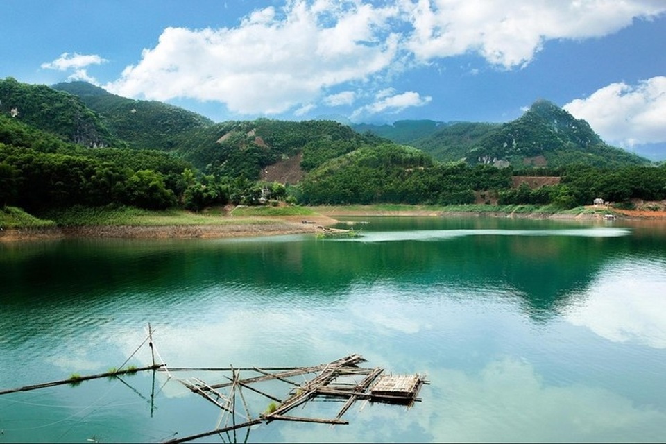 Một ngày thưởng ngoạn ở Thung Nai - 1 Cảnh thơ mộng ở Thung Nai.