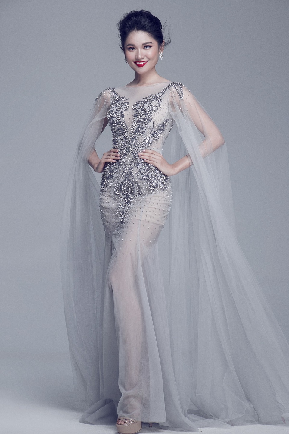 Tôi hy vọng dù kết quả có ra sao, khán giả sẽ vẫn luôn dõi theo và ủng hộ Thuỳ Dung trên chặng đường sắp tới. Tận đáy lòng, tôi xin cảm ơn mọi người”, cô nói.