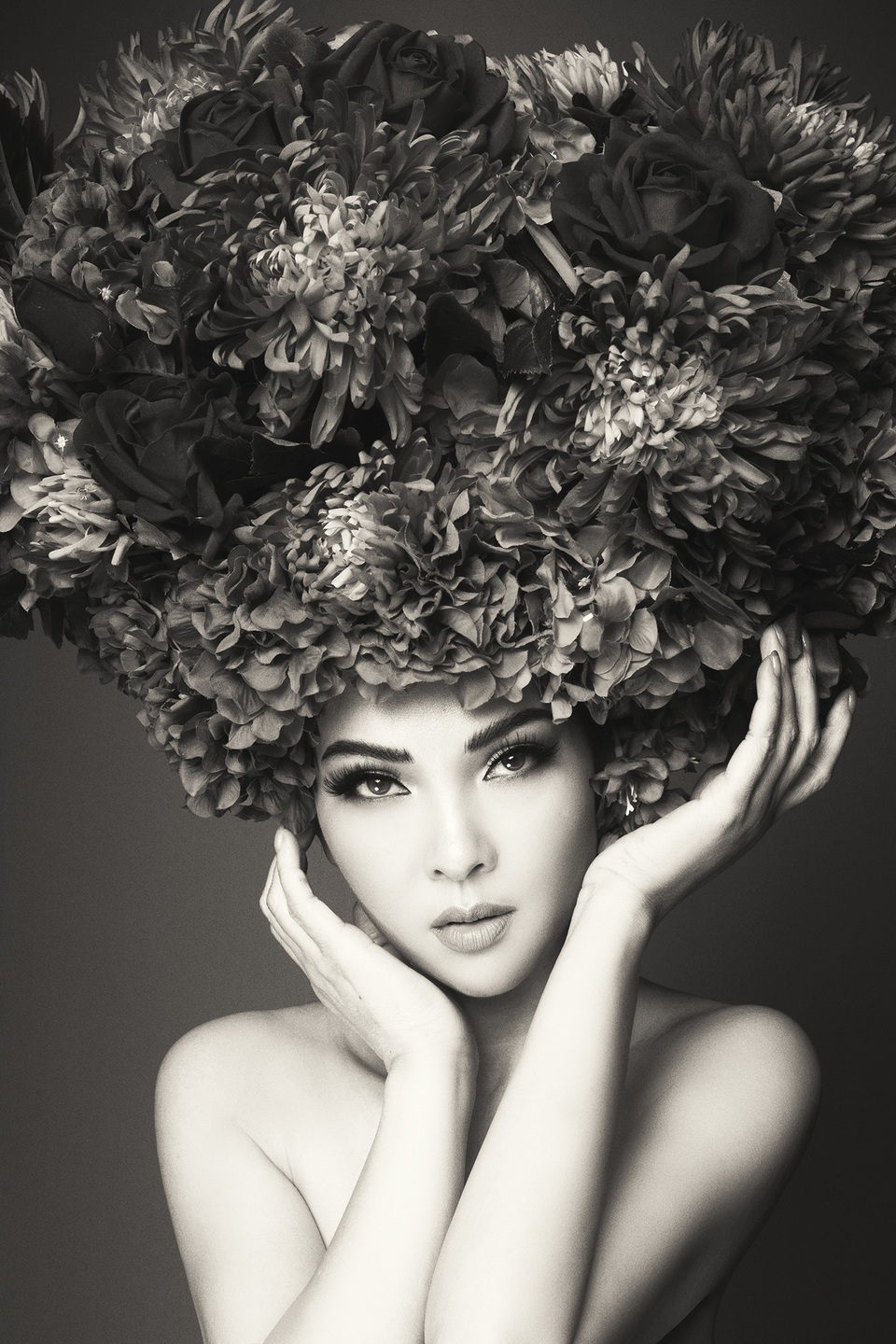 Hàng loạt người đẹp Việt khoe ảnh bán khỏa thân - 10 Thủy Hương