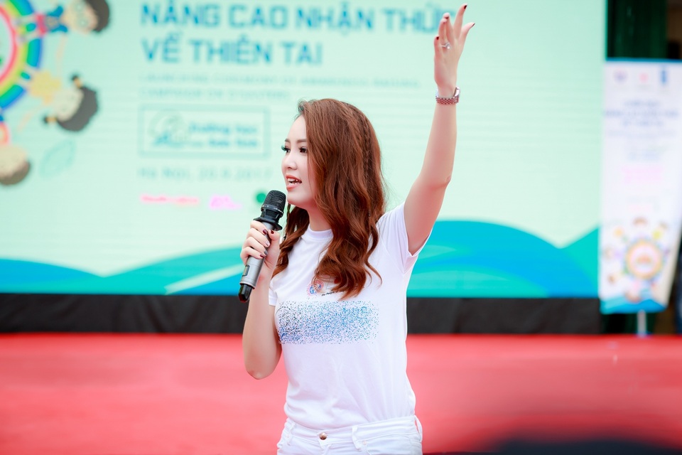 Vốn là người nhiệt tình trong các hoạt động về bảo vệ môi trường và thiện nguyện, mới đây, Thụy Vân đã có mặt tại một trường trung học ở Cầu Giấy, Hà Nội để tham gia lễ phát động chiến dịch Nâng cao nhận thức về thiên tai. Đây là sự kiện do Chính phủ Nhật Bản tài trợ nhằm tuyên truyền cho các học sinh Việt Nam về cách phòng chống thiên tai như lũ lụt, sóng thần để chủ động ứng phó kịp thời và khắc phục hậu quả sau thiên tai.