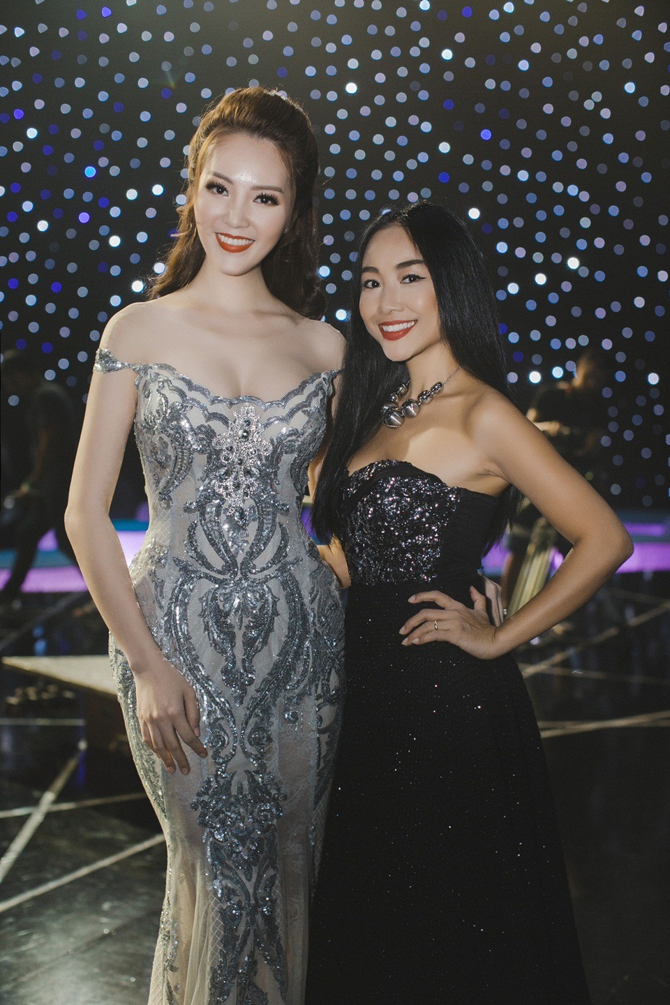 ... Đoan Trang... vất vả ghi hình các tiết mục ca nhạc trong nhiều giờ đồng hồ liên tục, Á hậu bày tỏ sự khâm phục.