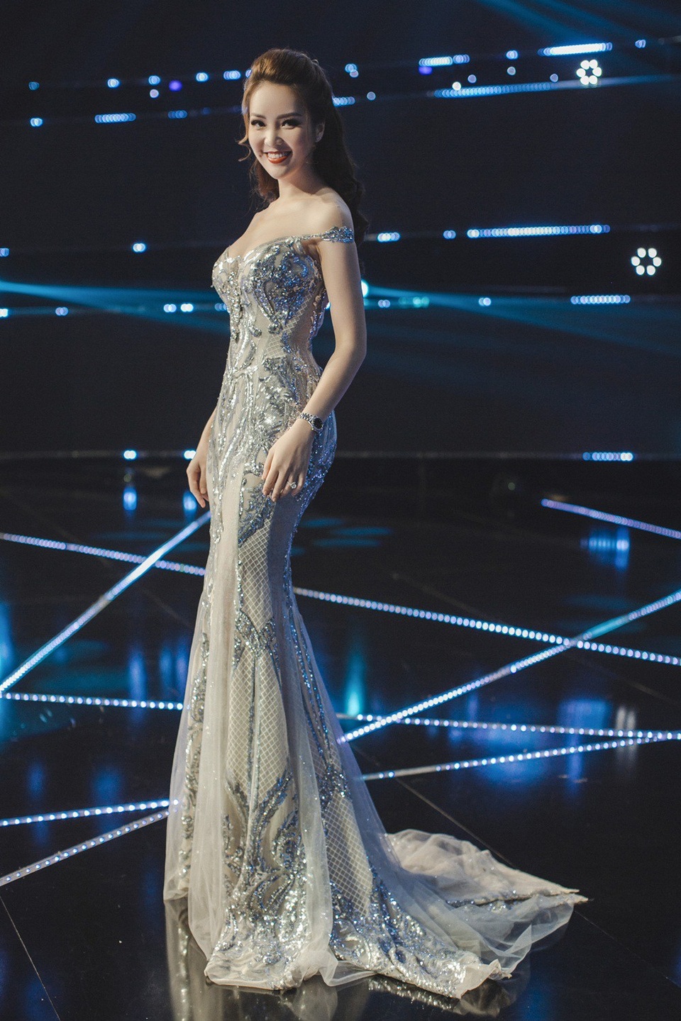 Suốt 3 ngày ghi hình, Thụy Vân đã diện 4 trang phục.