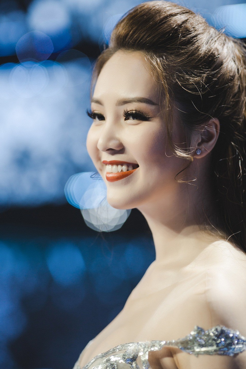 Gắn bó với VTV từ nhiều năm qua, Thụy Vân luôn được tin tưởng giao đảm nhận dẫn các chương trình văn hóa, lễ trao giải quan trọng.