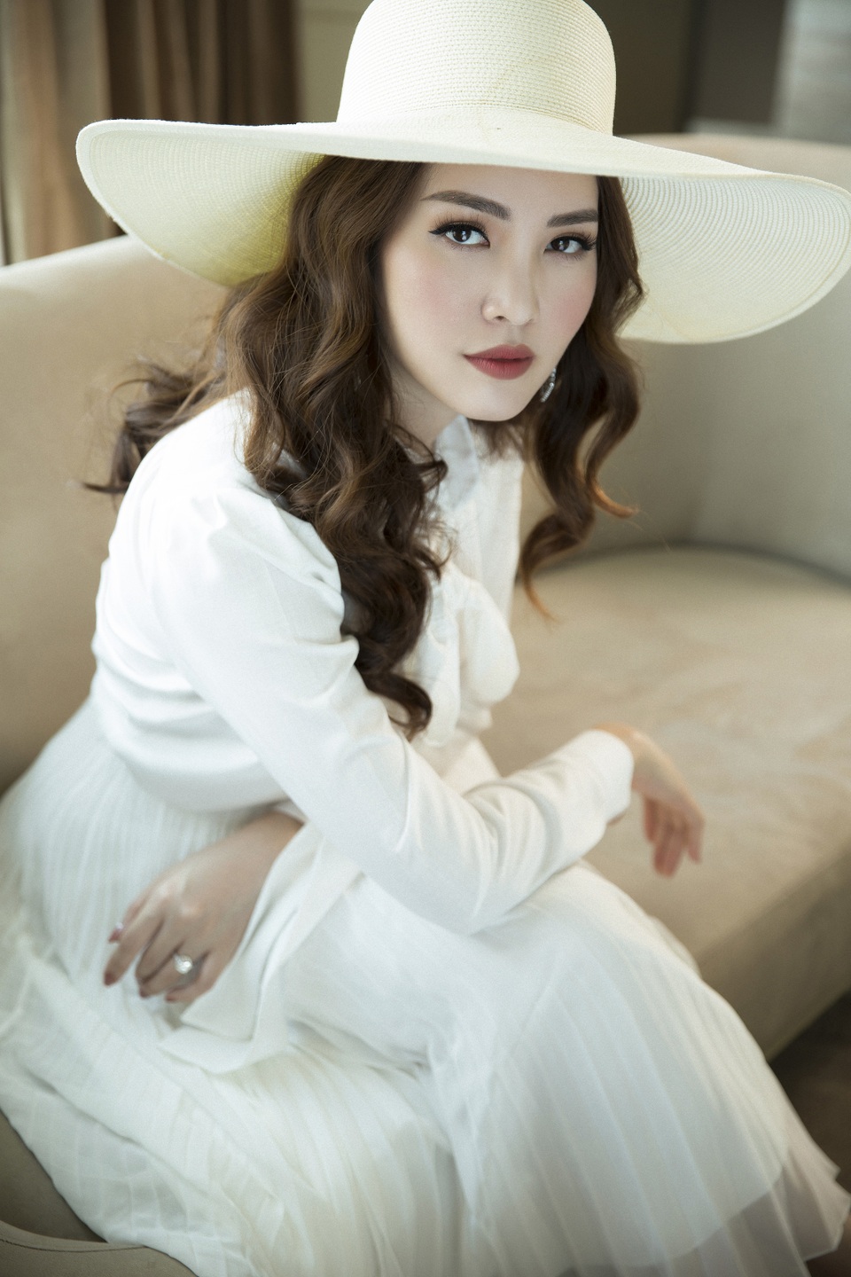 Á hậu Thụy Vân phủ nhận chuyện đẹp lên nhờ botox - 6 Á hậu Thụy Vân phủ nhận chuyện đẹp lên nhờ botox - 6