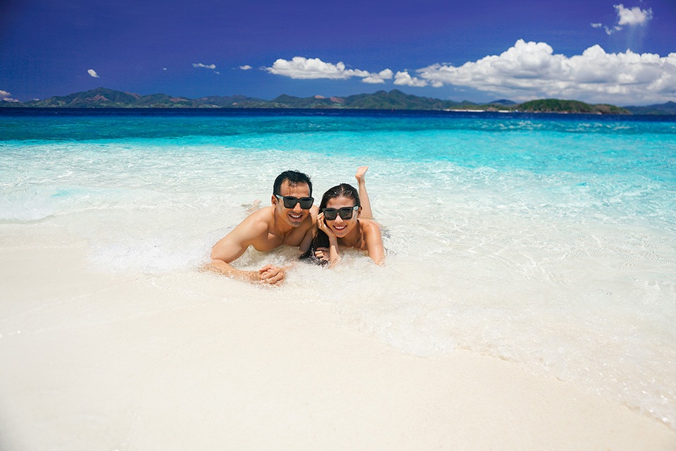 Thúy Diễm diện bikini nóng bỏng bên ông xã Lương Thế Thành - 5 Thúy Diễm diện bikini nóng bỏng bên ông xã Lương Thế Thành - 5