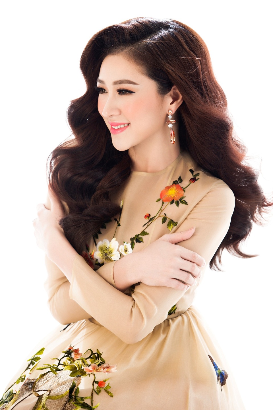 Top 10 Miss Ngôi sao khoe vẻ đẹp nữ tính, kiêu sa - 8 Top 10 Miss Ngôi sao khoe vẻ đẹp nữ tính, kiêu sa - 8