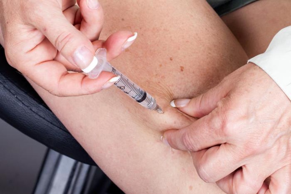 Tiêm insulin như thế nào là tốt nhất? - 3 Bác sĩ có thể cho lời khuyên tốt nhất về việc luân phiên vị trí tiêm, ví dụ luân phiên giữa đùi phải và trái vào ban đêm.