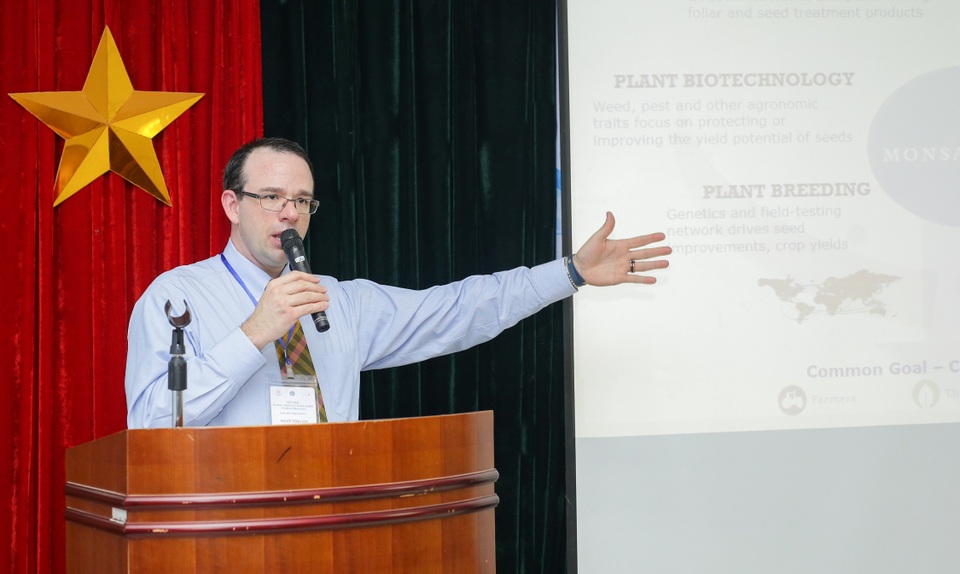 Giải bài toán an ninh lương thực và dinh dưỡng đứng trước nhiều thách thức lớn - 2
TS Milton Stokes, Giám đốc Sức khỏe và Dinh dưỡng toàn cầu Monsanto