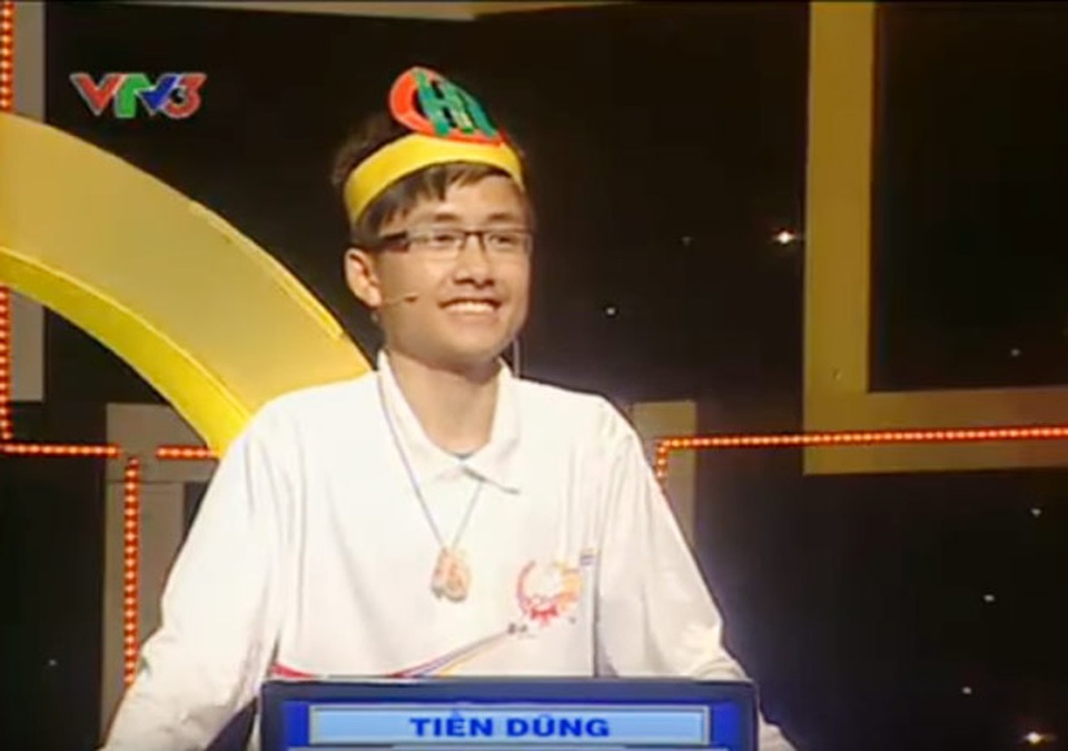 
Tiến Dũng - học sinh trường THPT Chuyên Hà Tĩnh - chàng trai rạng rỡ Olympia năm ấy ...
