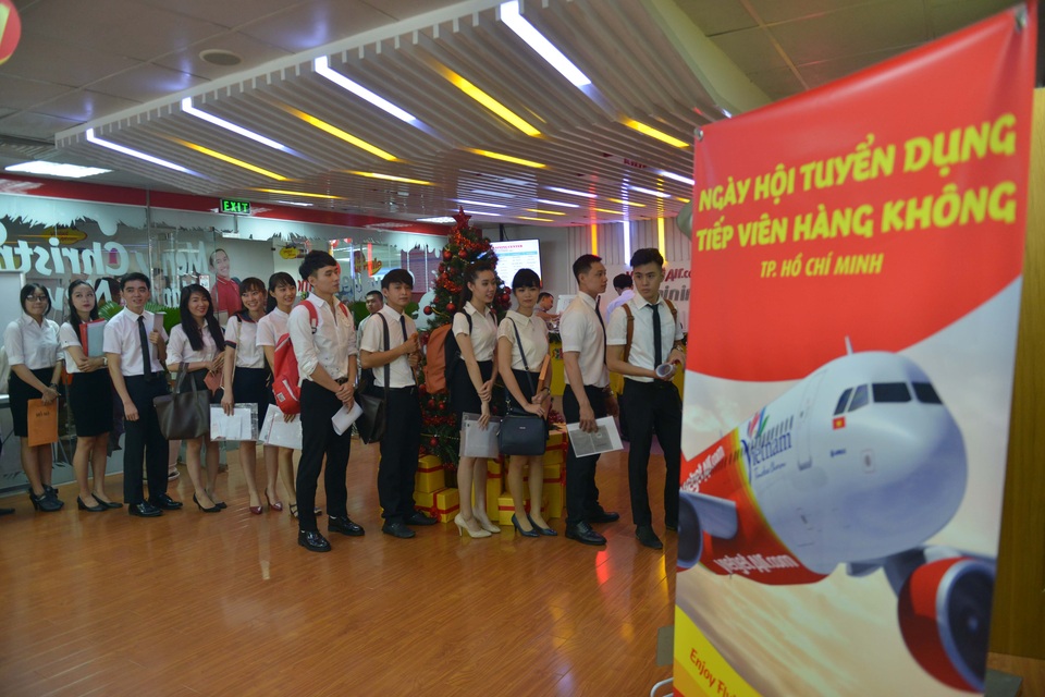 Sắp tuyển dụng tiếp viên hàng không trên toàn quốc - 1 Nhiều bạn trẻ tham gia dự tuyển vào hãng hàng không Vietjet