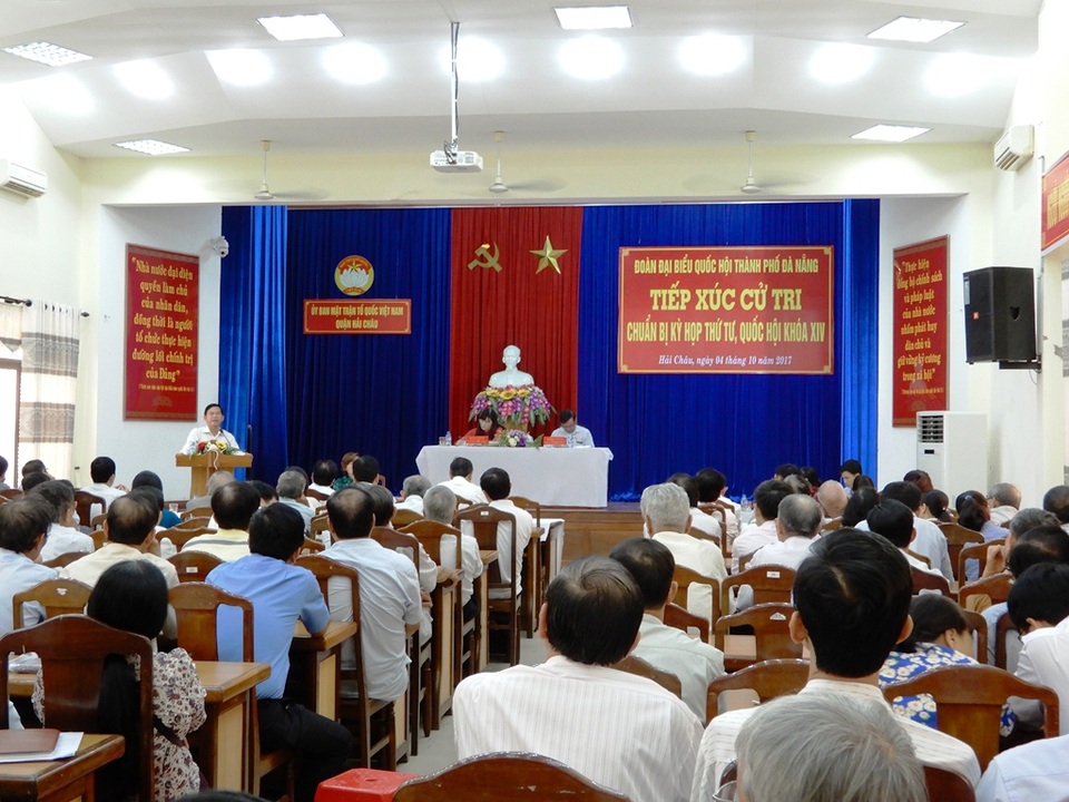 Đề nghị thu hồi tài sản lãnh đạo Đà Nẵng nhận từ doanh nghiệp - 1 Đoàn đại biểu Quốc hội TP Đà Nẵng tiếp xúc với các cử tri quận Hải Châu để chuẩn bị cho Kỳ họp thứ tư, Quốc hội khóa XIV.