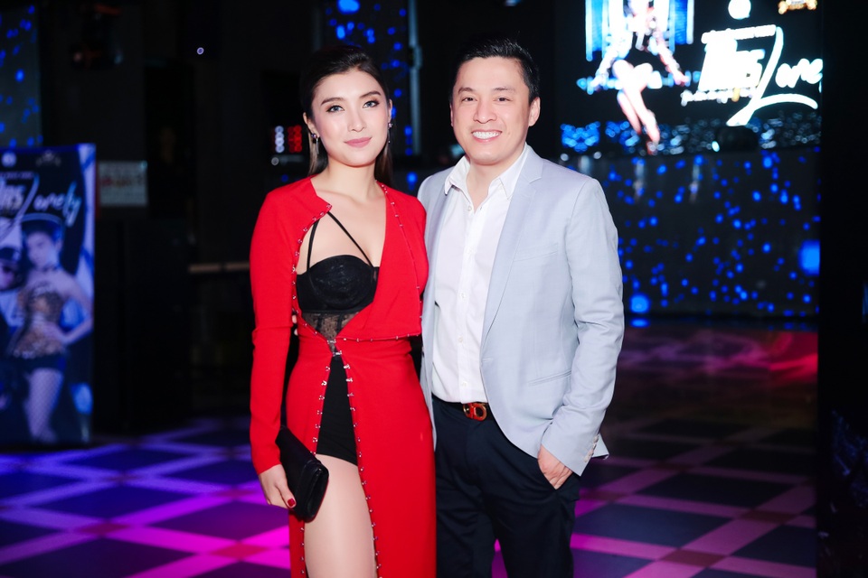 Lam Trường ôm chặt và dành lời khen ngợi cho Tiêu Châu Như Quỳnh.