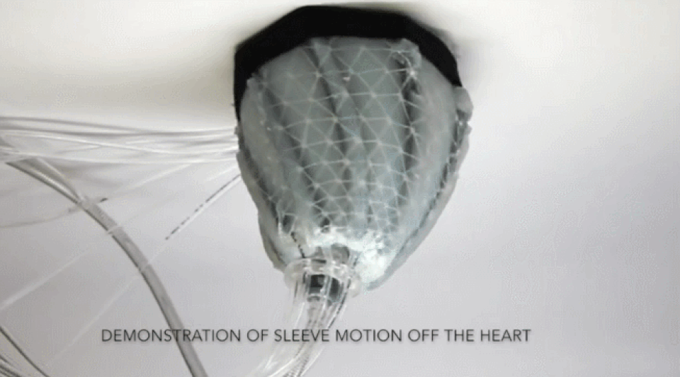 Thiết bị rô bốt mềm “ôm lấy” trái tim để giúp nó tiếp tục đập! - 3 Thiết bị rô bốt mềm “ôm lấy” trái tim để giúp nó tiếp tục đập! - 3