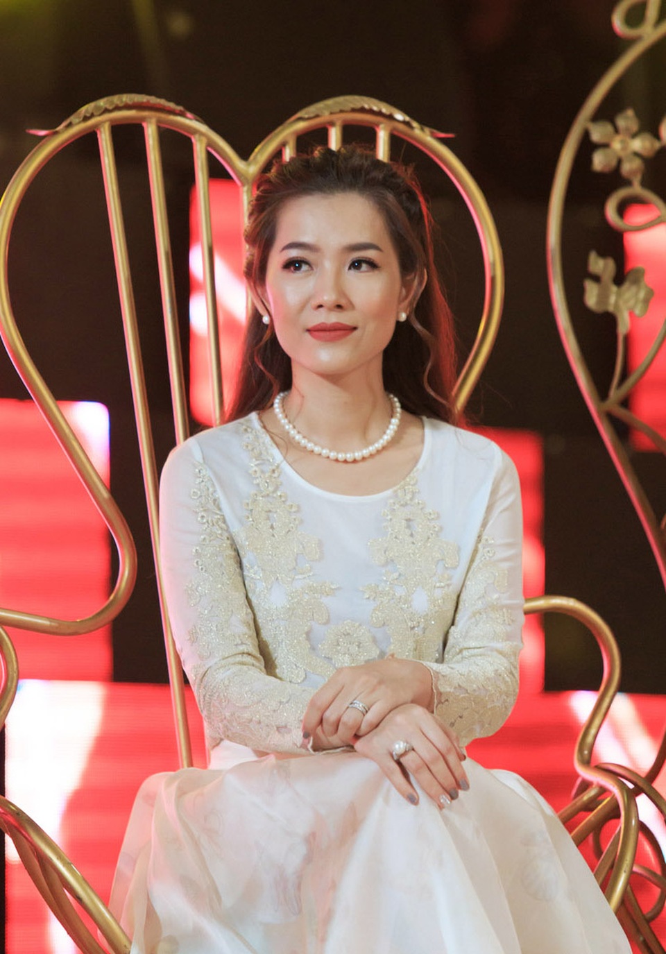 Danh ca Giao Linh không muốn bước ra sân khấu khi bị gọi là “nữ hoàng nhạc sến” - 6 Hoa hậu ảnh năm 2000 Yến Nhi chia sẻ Tình Bolero phiên bản nghệ sĩ là chương trình đầu tiên mà chị bước lên sân khấu không phải thế mạnh của mình.