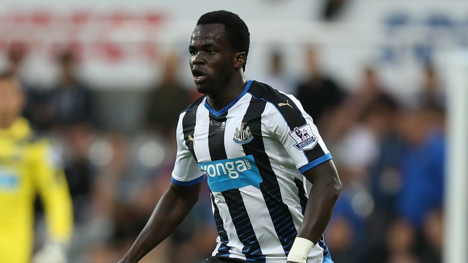 Cựu ngôi sao Premier League qua đời ở giải Trung Quốc vì đột quỵ - 1 Cheick Tiote qua đời ở tuổi 31