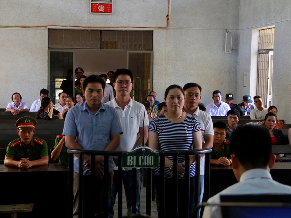 Bốn bị cáo trước vành móng ngựa